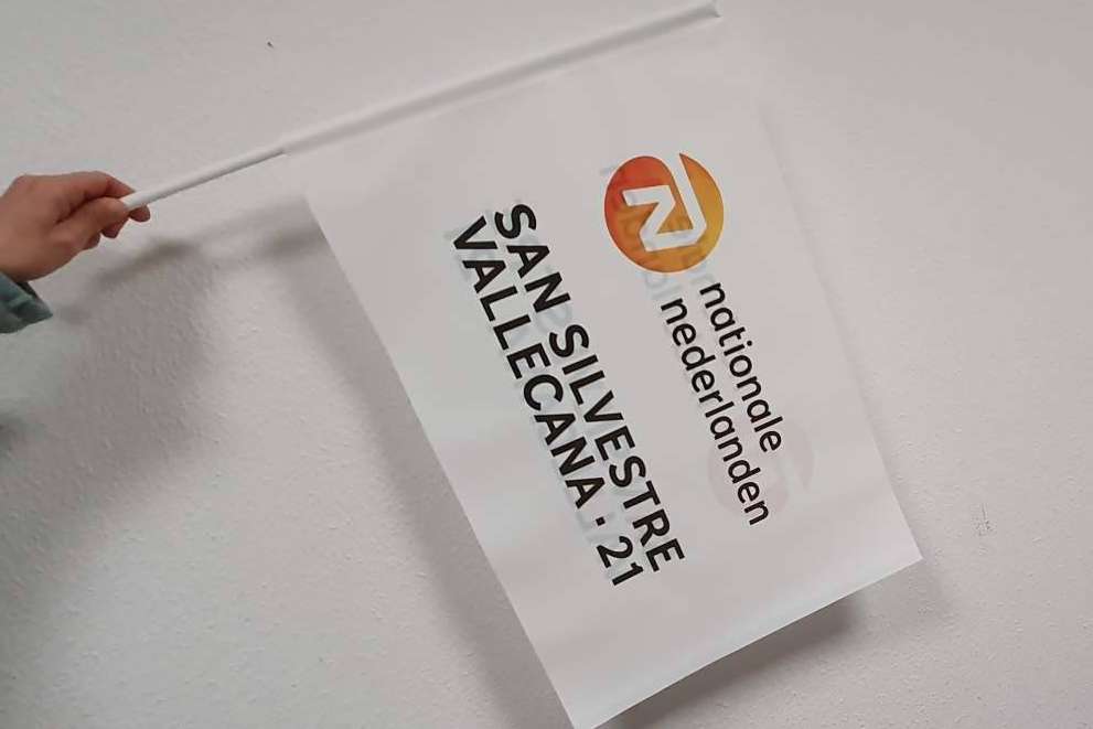 Banderas personalizadas y sostenibles para fomentar la publicidad ecológica, de la mano de Oxydo