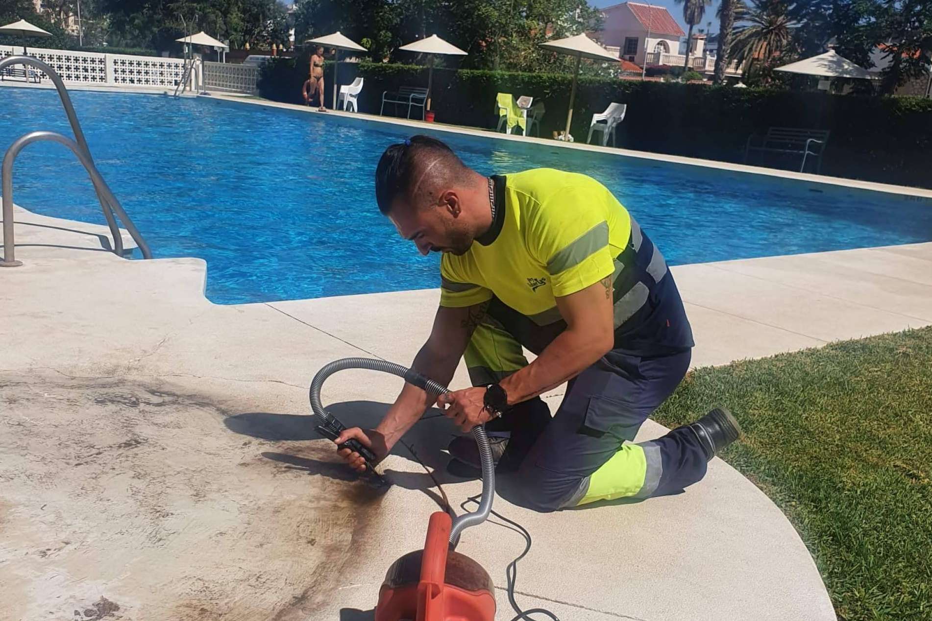Rey Tuberías, especialistas en desatoro fregadero, arqueta, WC e inspección con cámara