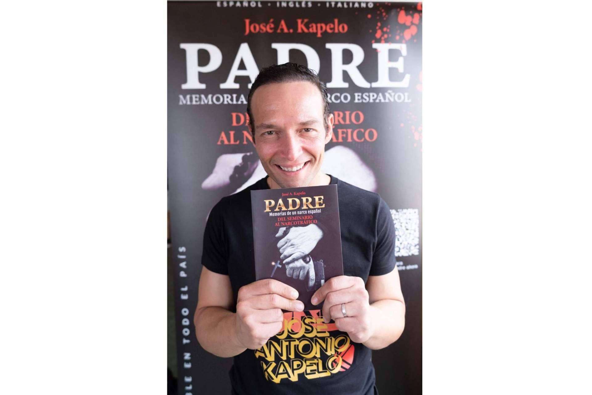 'No os podéis perder el libro', las declaraciones del actor Bernardo Acuyo acerca de la obra 'Padre del seminario al narcotráfico' de José Antonio Kapelo