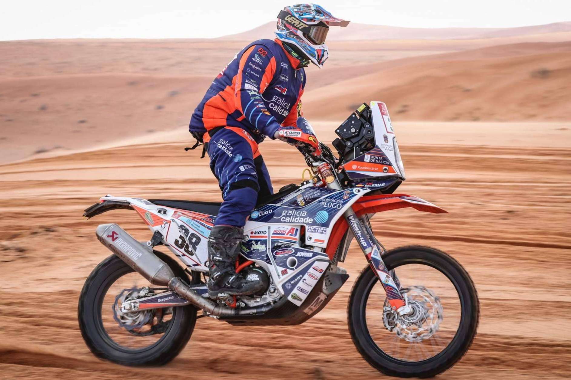 Renovar la apariencia de una moto fácilmente de la mano de los plásticos y adhesivos para motos off-road de ADHESIVOSEMBARRADOS
