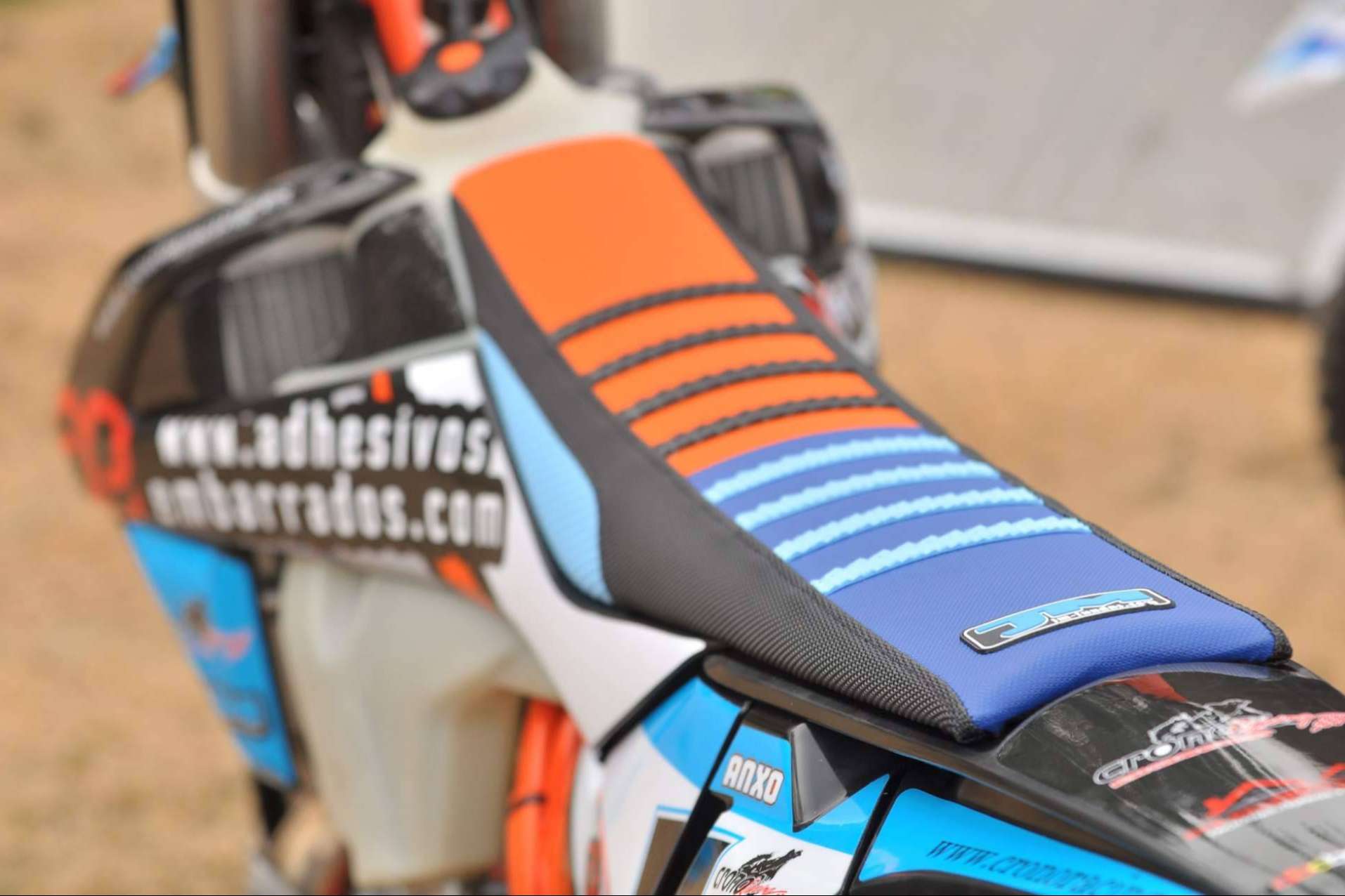 Personalización de funda de asientos para la moto, con JM-FUNDAS