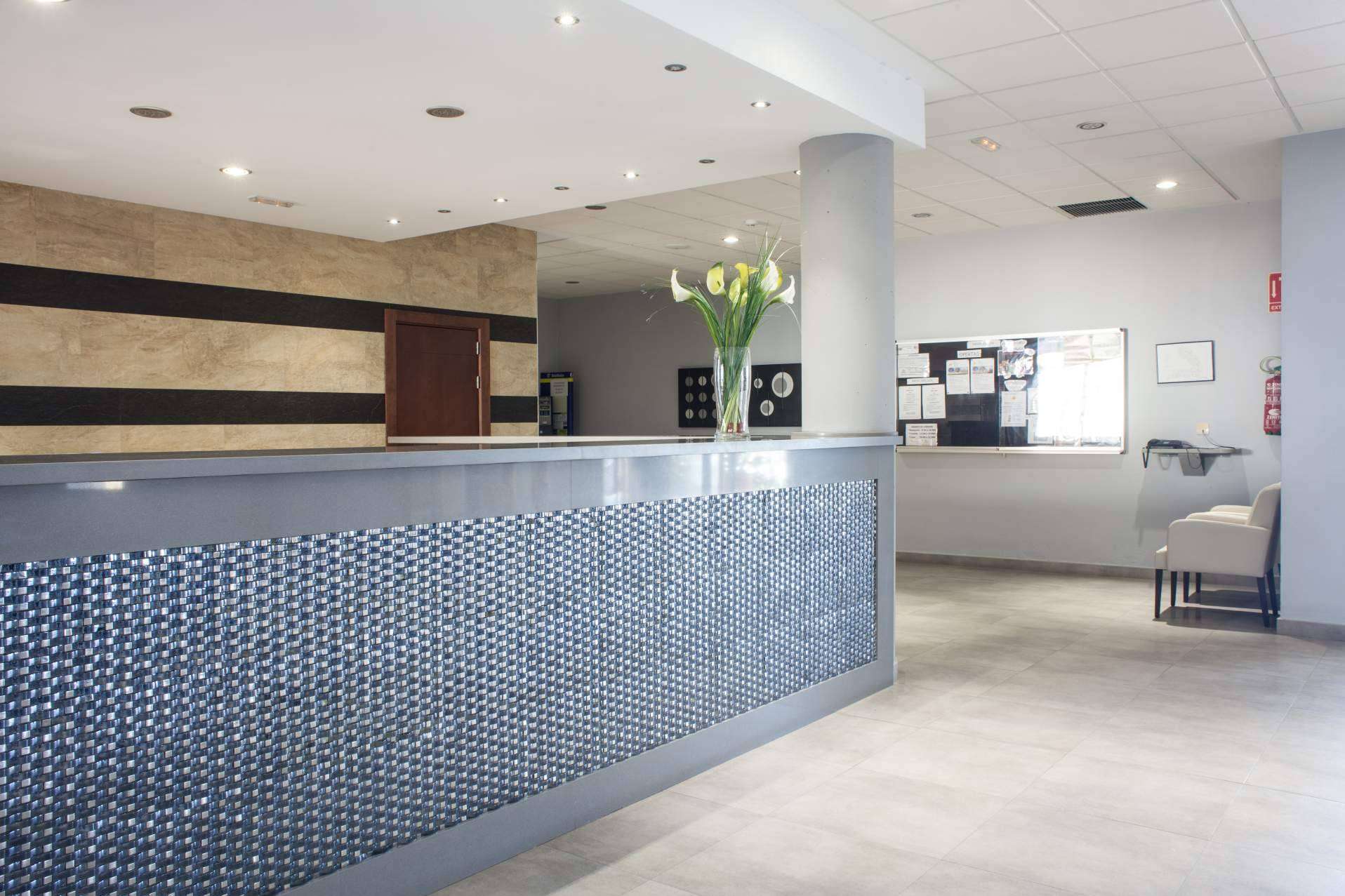 Alojamiento turístico en la playa de Valencia, con Valhotel