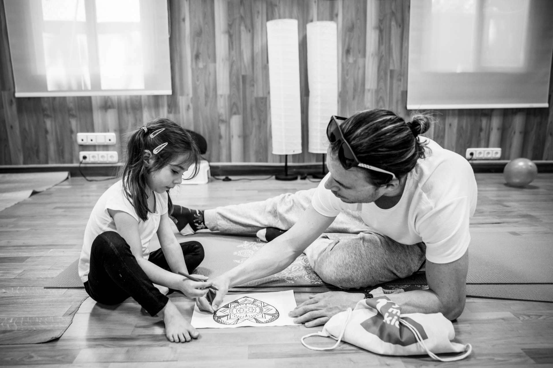 Conocer los beneficios de implementar la práctica del yoga en las escuelas