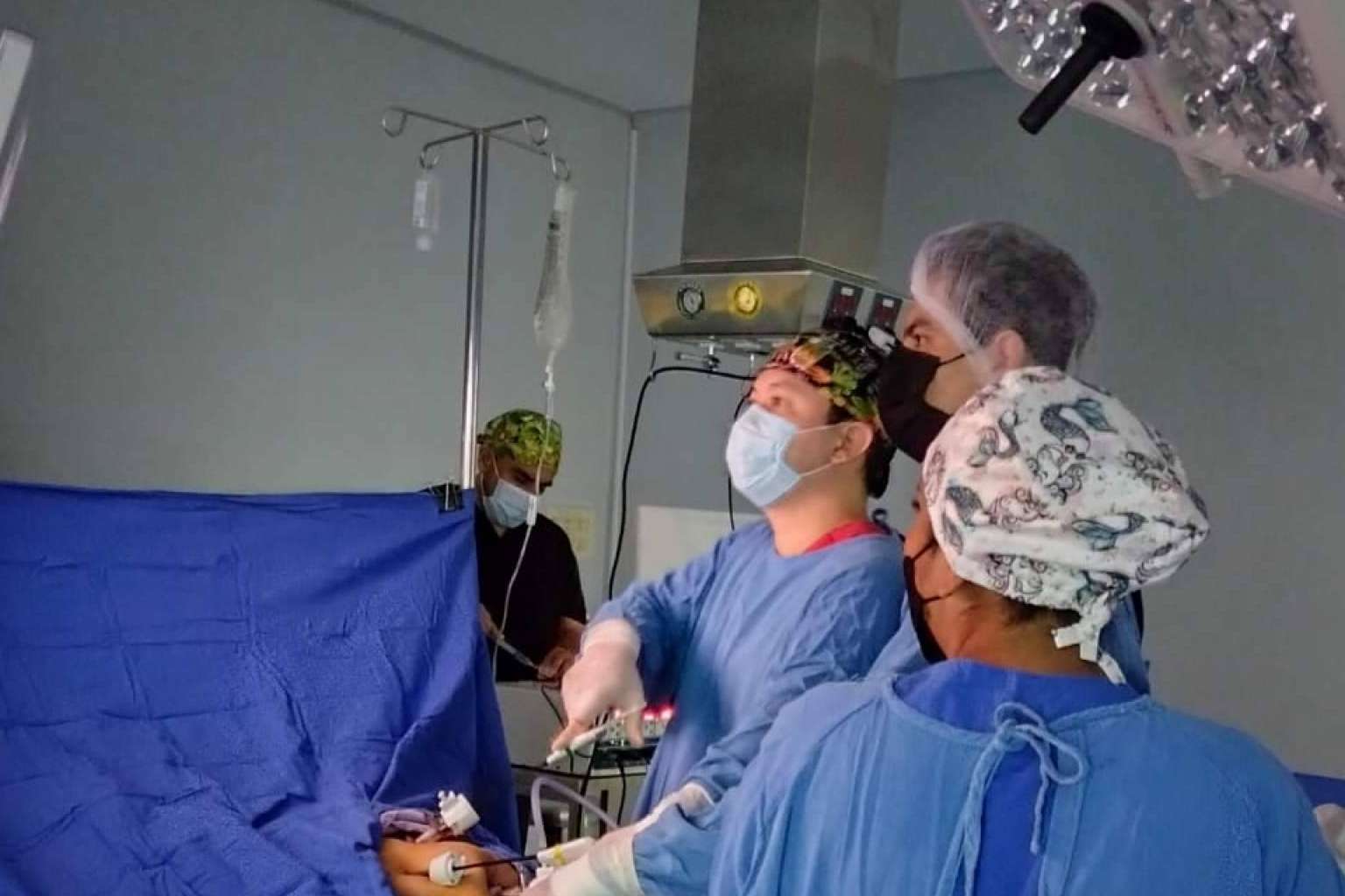 Los riesgos y complicaciones de la restitución del tránsito intestinal