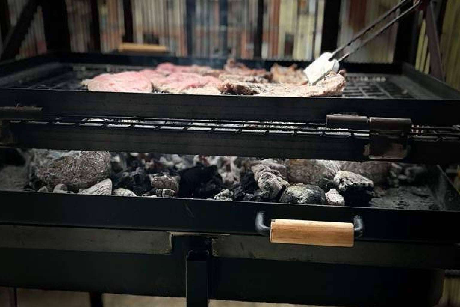 Preparar calçots en la parrilla con Gaudir amb Foc