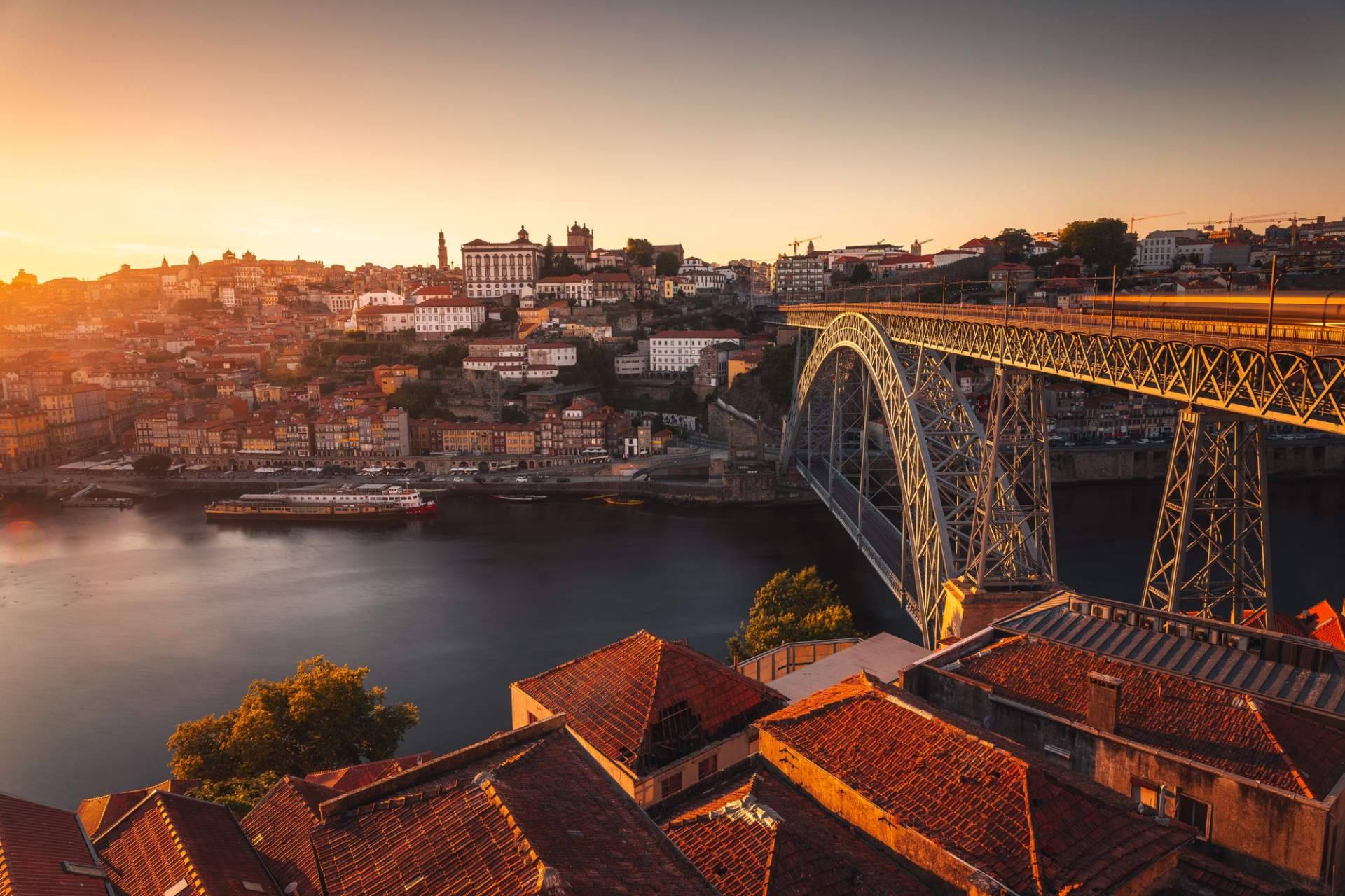 Cruceros por el Duero, para conocer su historia, paisajes y enoturismo