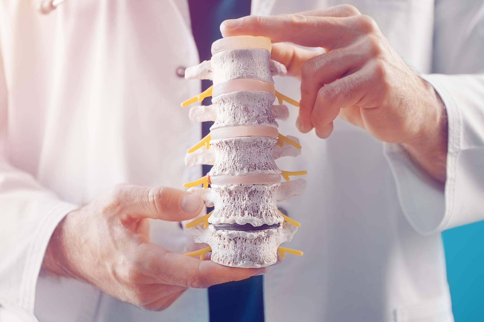 El desarrollo de Biziondo en tratamientos innovadores de columna y técnicas pioneras