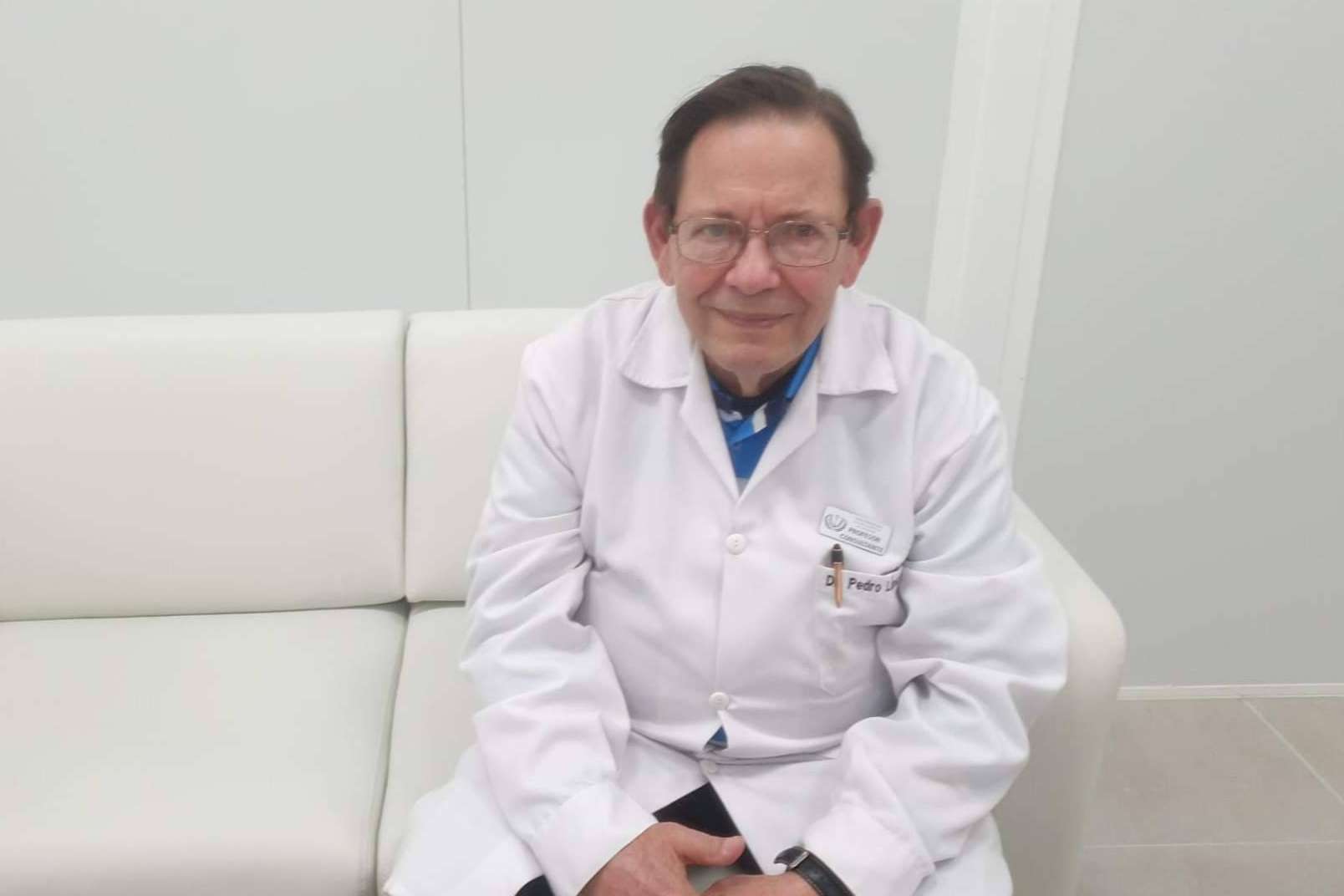 El paciente tiene derecho a decidir operar su hernia inguinal sin mallas.