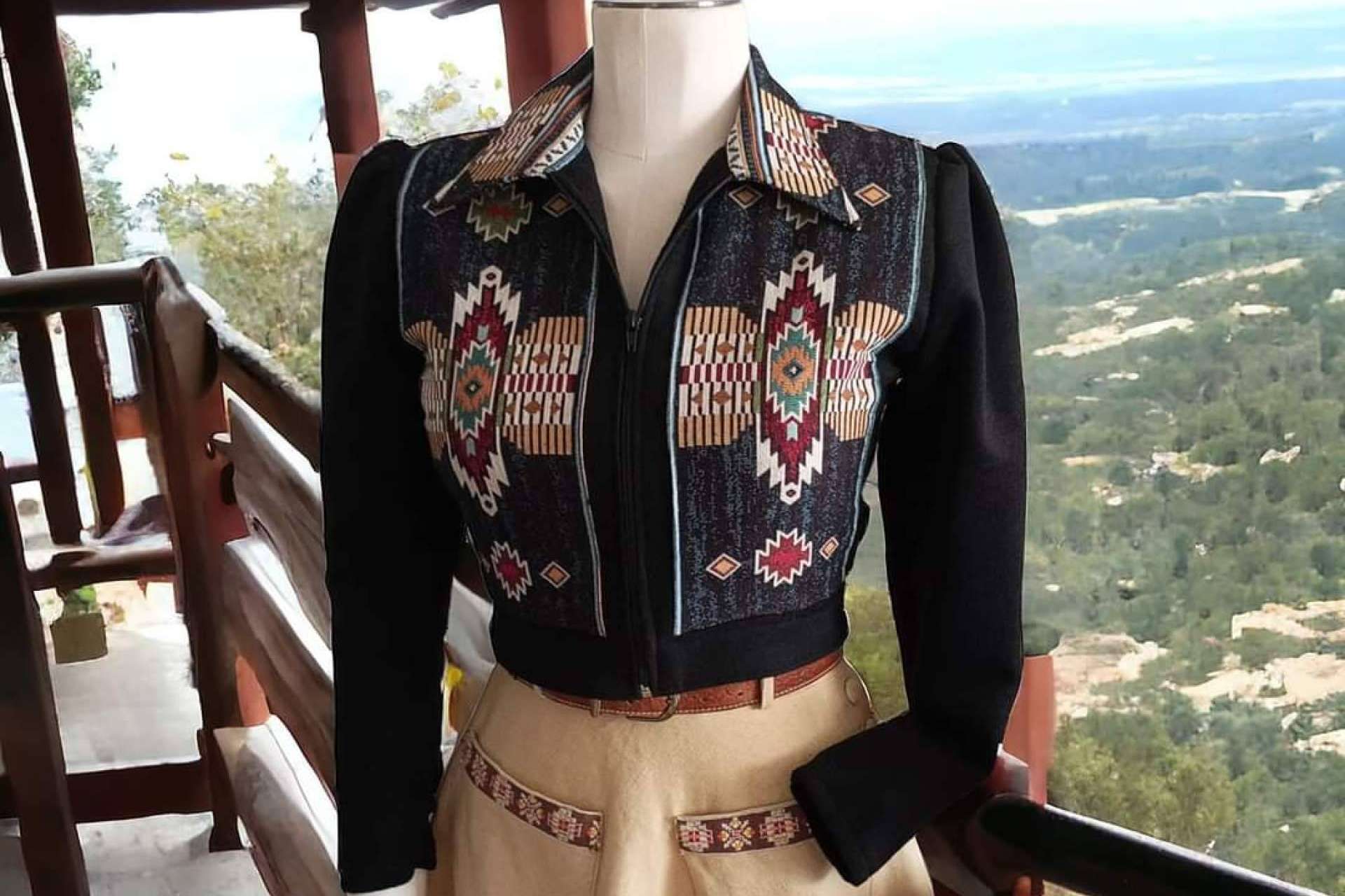 Retromela, una tienda con ropa rockabilly personalizada y hecha a mano