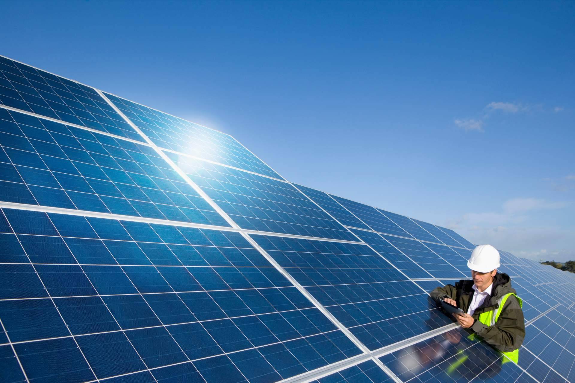 Placas Solares Madrid instala las ventajas de viviendas sostenibles en la capital