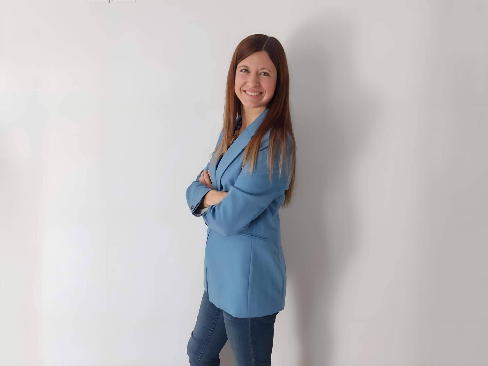 Lucía Camacho Rodríguez publica ‘Renacer’, una novela 'mágica' que mezcla amor y terror