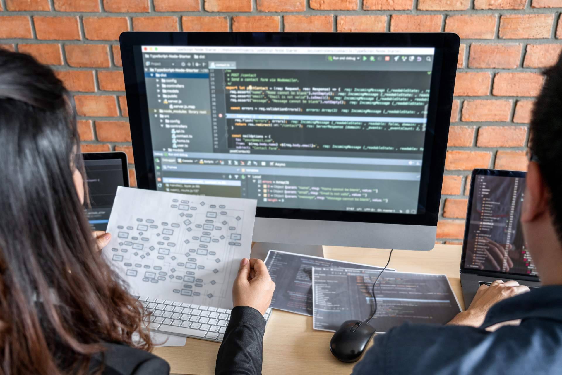 Un máster en desarrollo web full stack que destaca por su innovación
