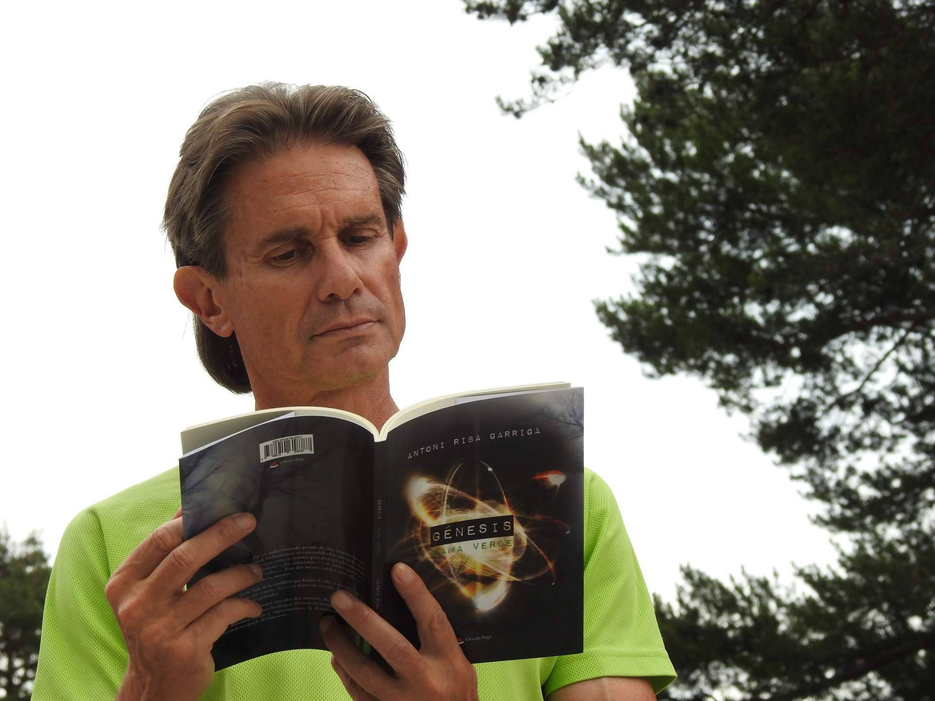 Antoni Riba Garriga  publica ‘Génesis. Rama Verde’, una novela de ficción en la que no existen ni malos ni buenos