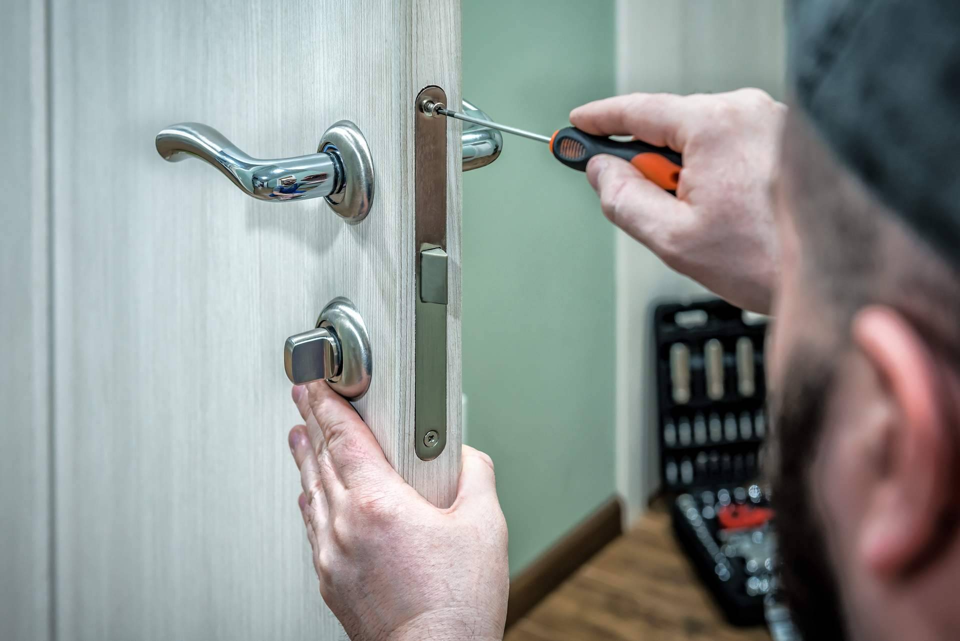 Soluciones de cerrajería en Madrid y Alicante, con los especialistas de Reparartucasa