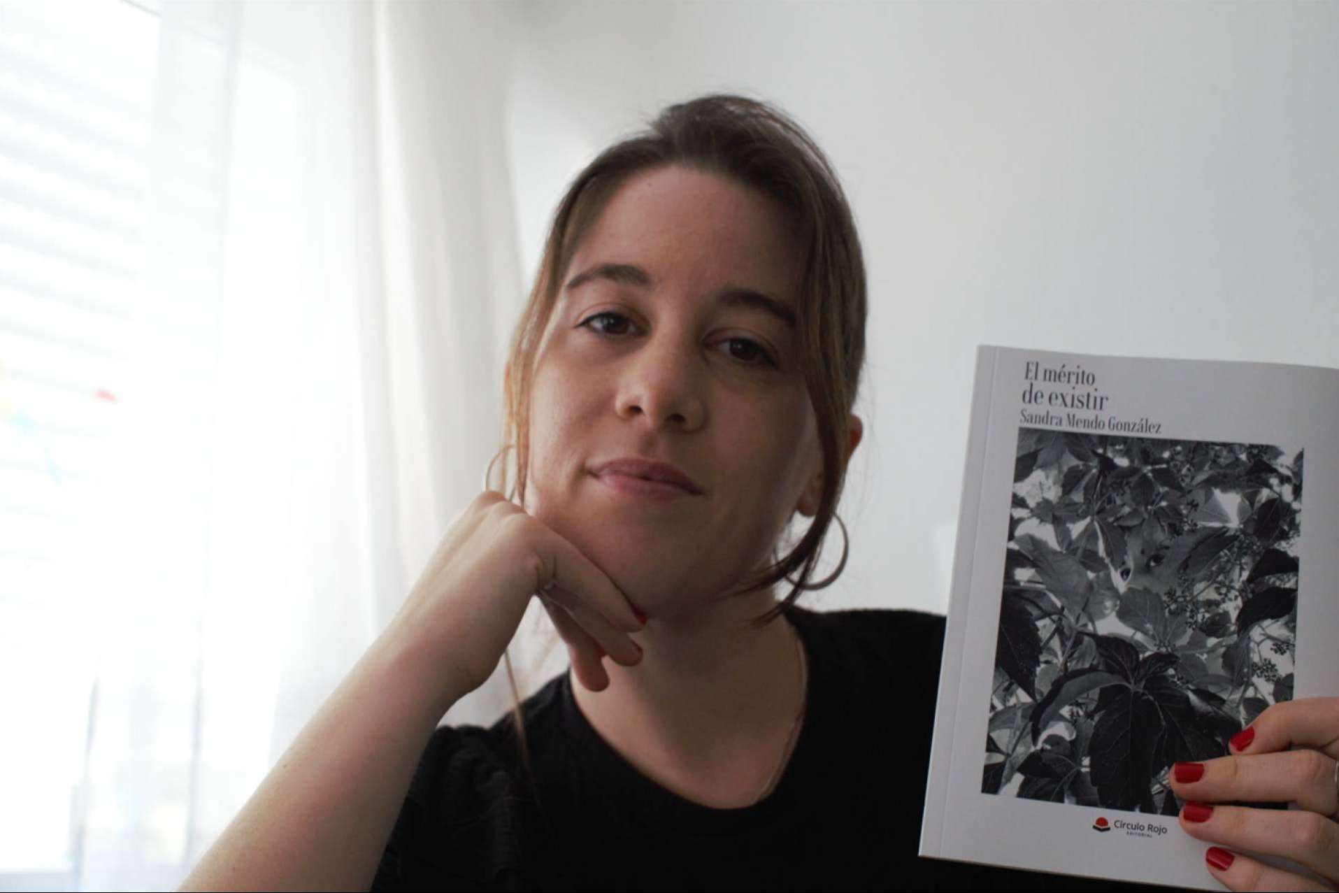 Sandra Mendo González publica ‘El mérito de existir’, una obra que consigue abra su corazón.