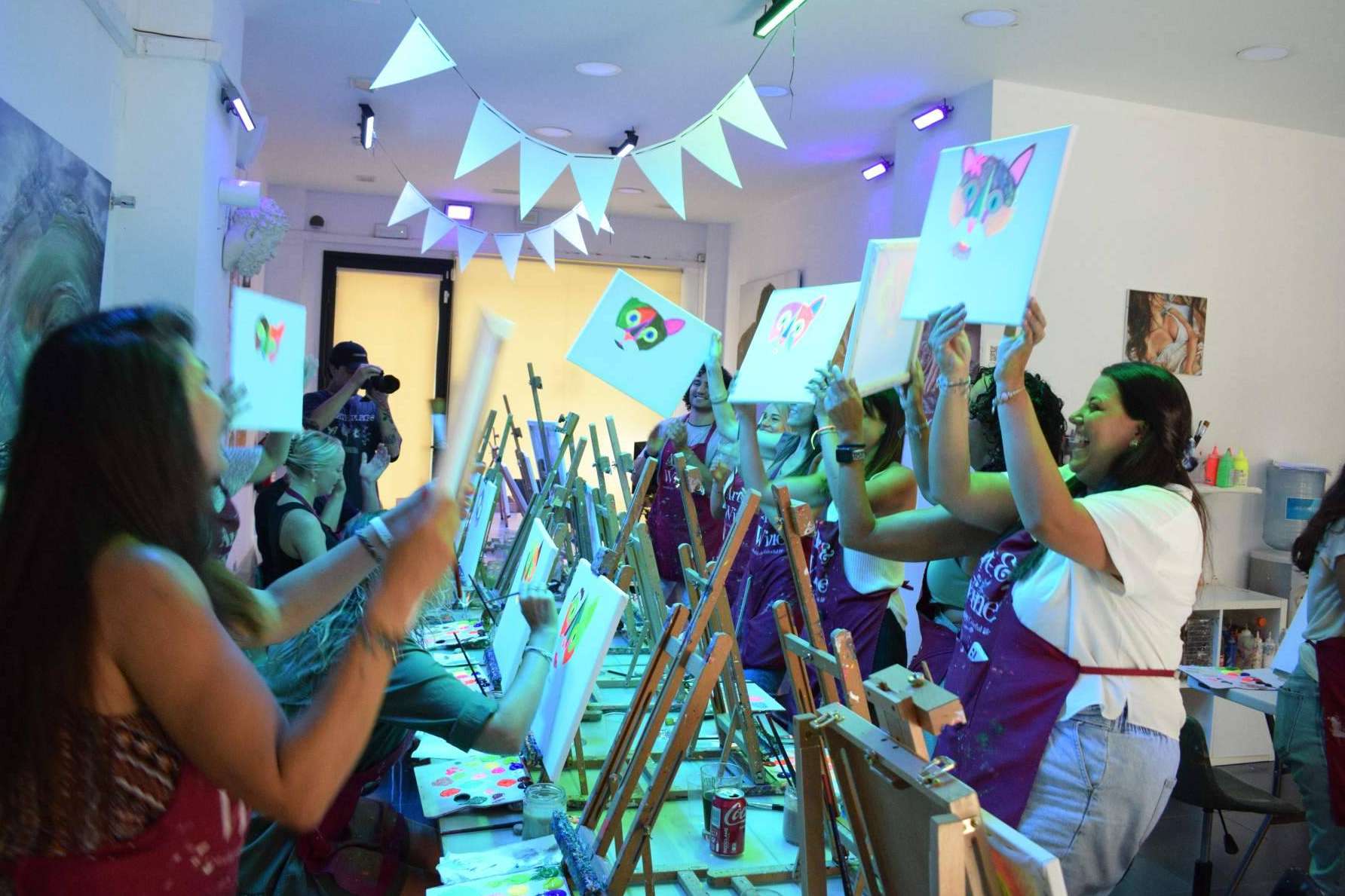 Art&Wine, la experiencia que permite pintar con vino Madrid