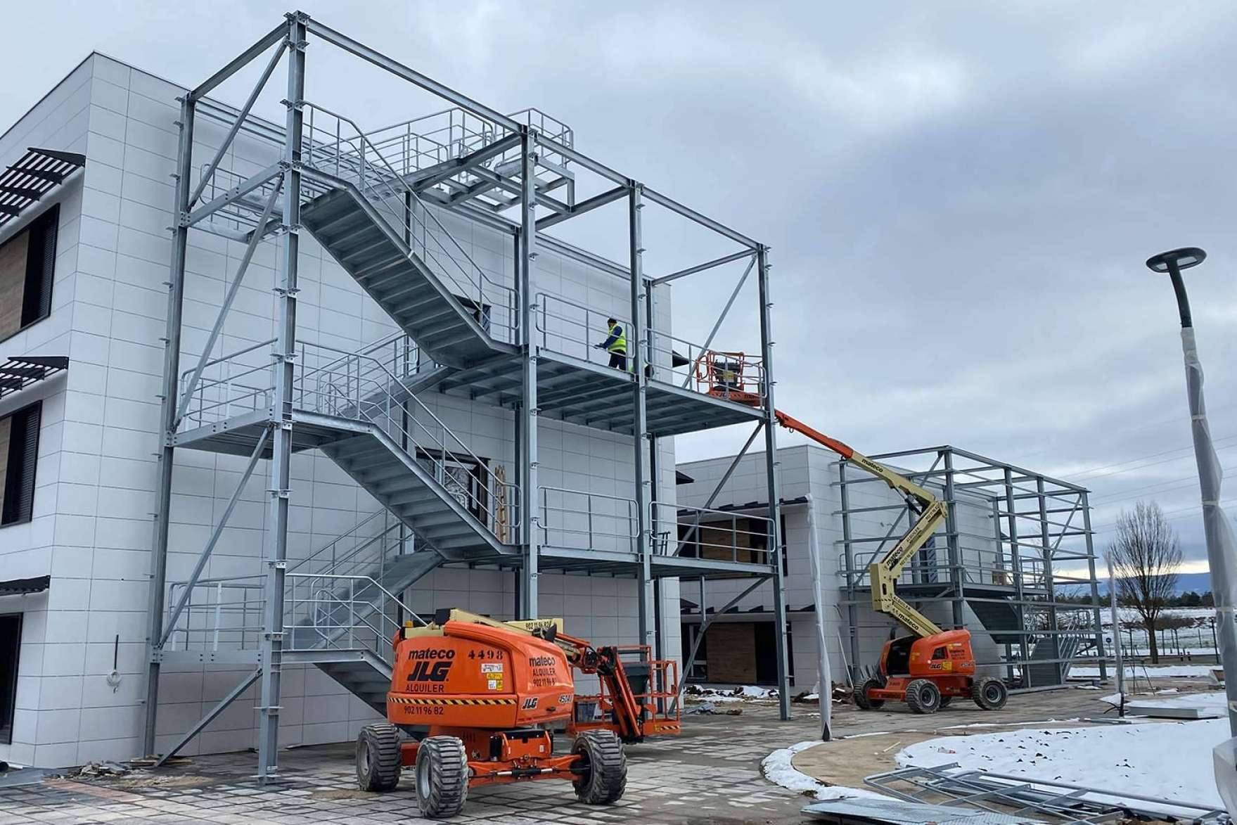 RPM se especializa en el desarrollo de estructuras metálicas para ascensores y escaleras