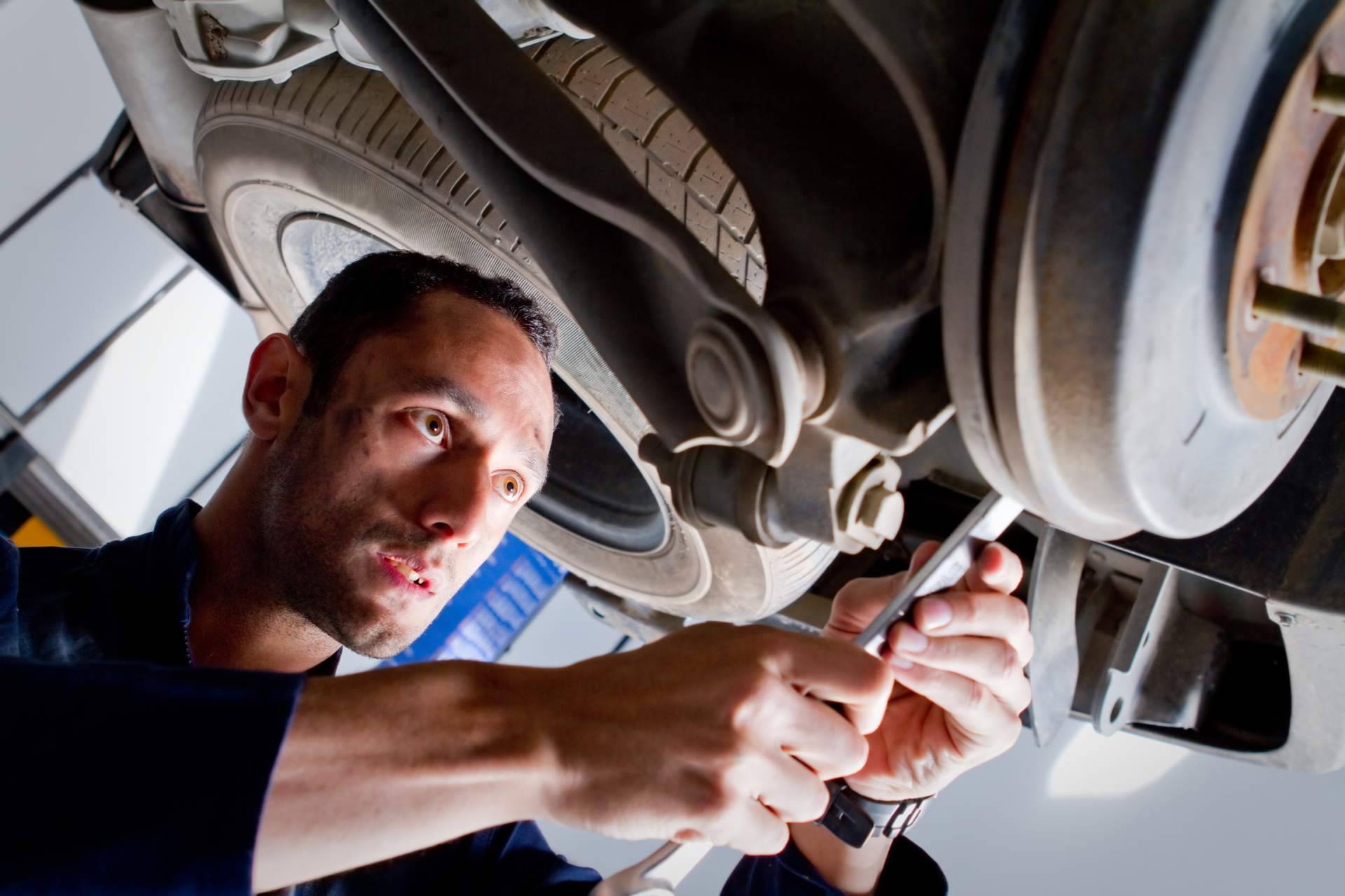 Mantenimiento y reparación BMW y MINI en Tenerife; Taller Electro Motor lidera el sector