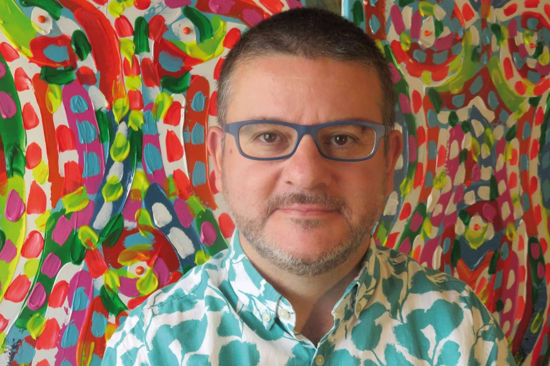 Julio Santiago; literatura y arte en un mismo juego vital