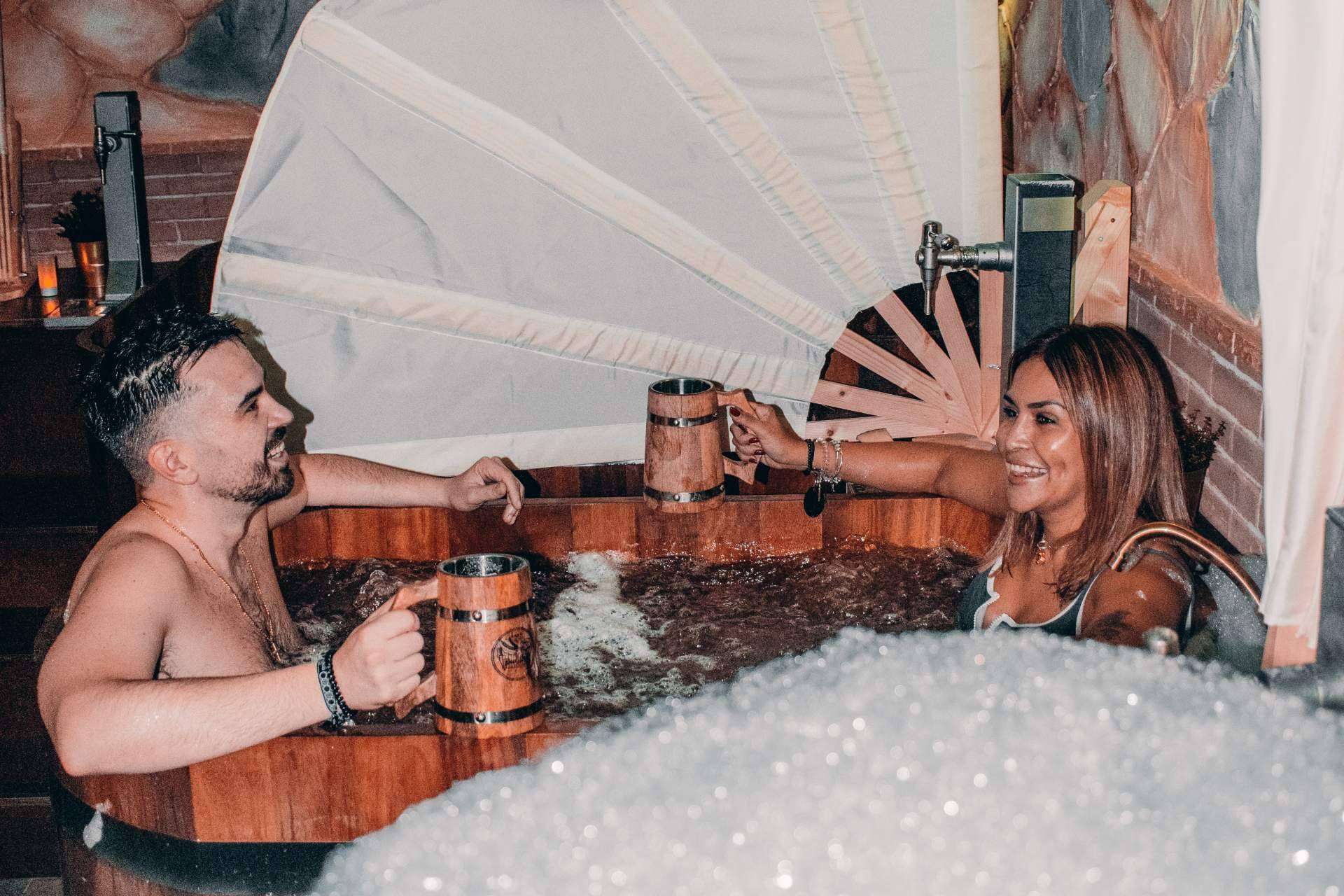 Planes románticos para parejas, Beer Spa y su propuesta para San Valentín