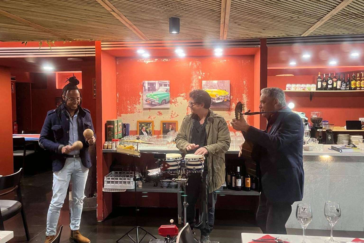 Restaurante Son's Cubanos, un espacio donde la música y la gastronomía cubana cobran vida en Tarragona