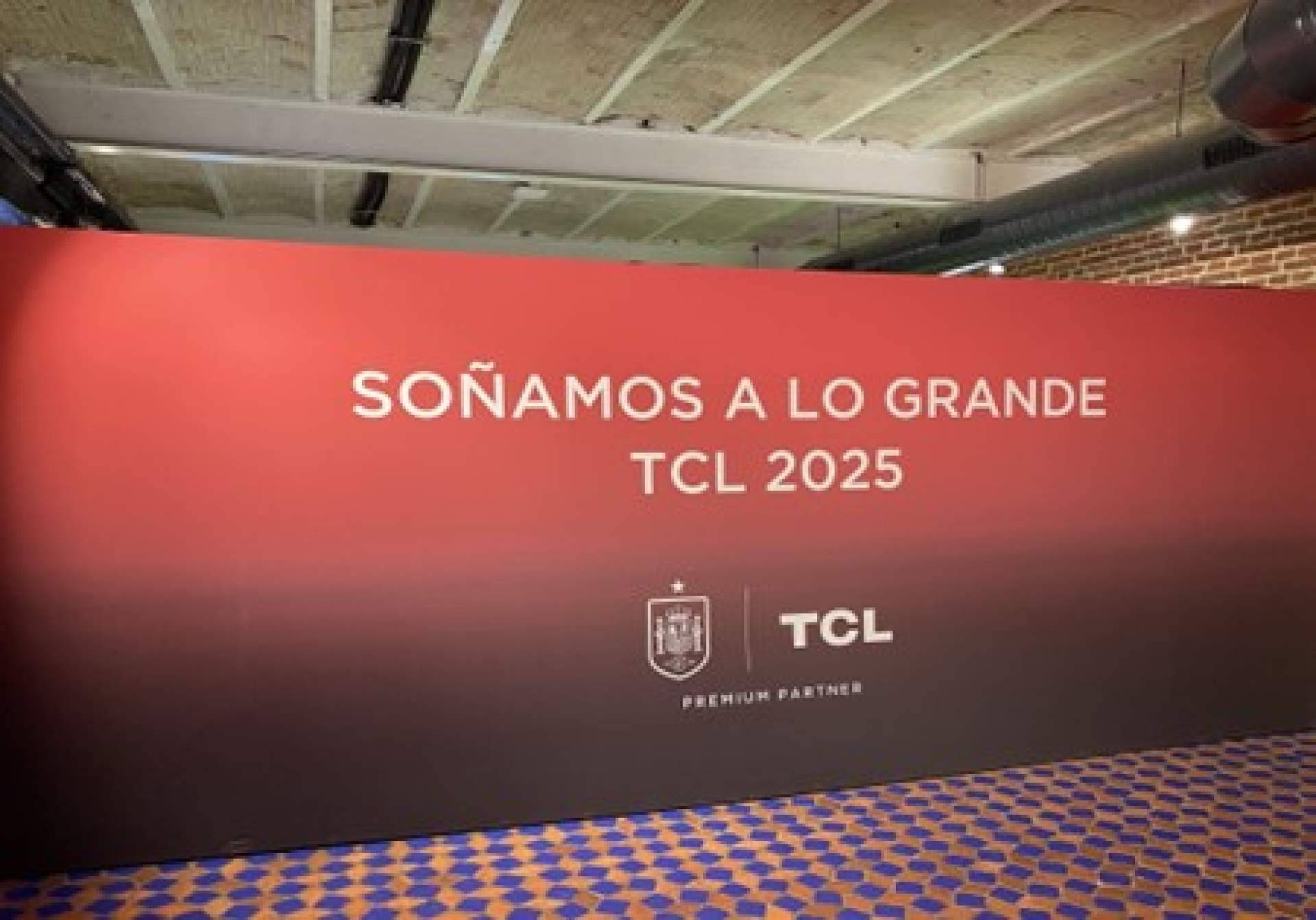 TCL, marca líder en Mini-Led, despliega sus novedades para 2025 en un showroom exclusivo para clientes
