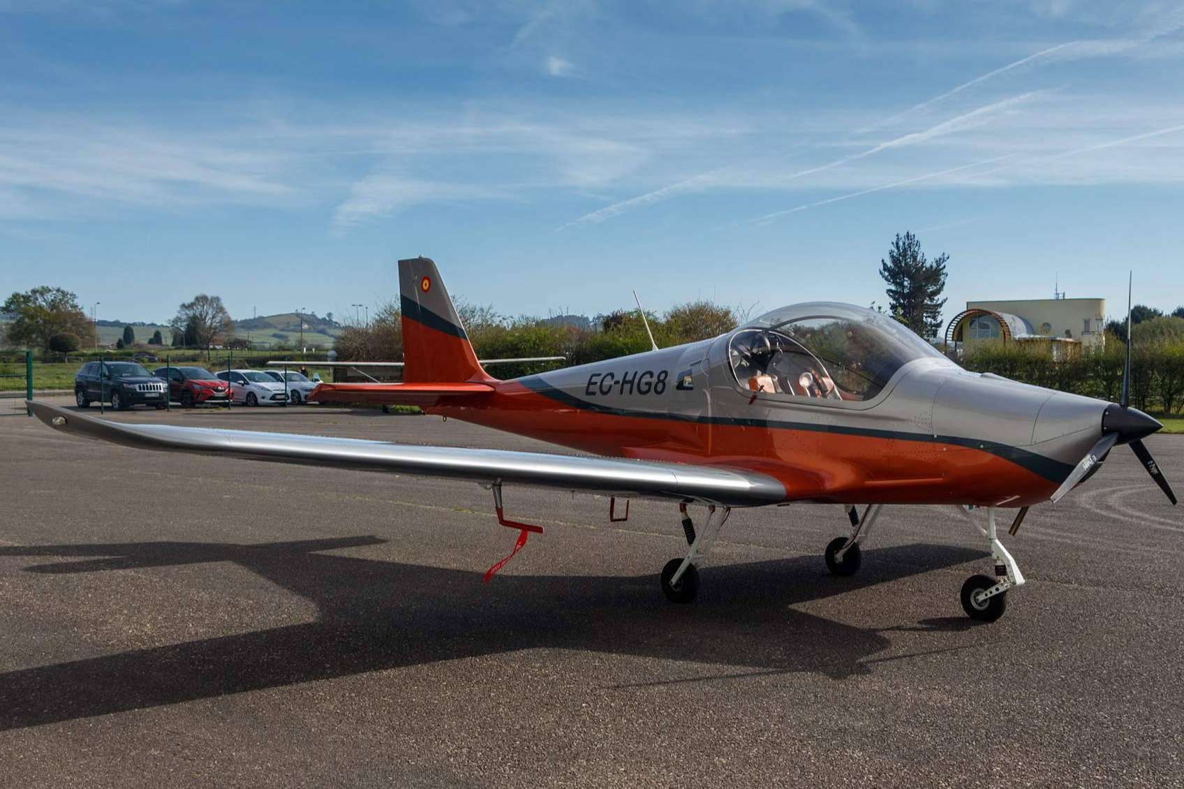 La escuela Asturfly destaca en Asturias por su curso de piloto de ultraligero con 15 horas de vuelo reales