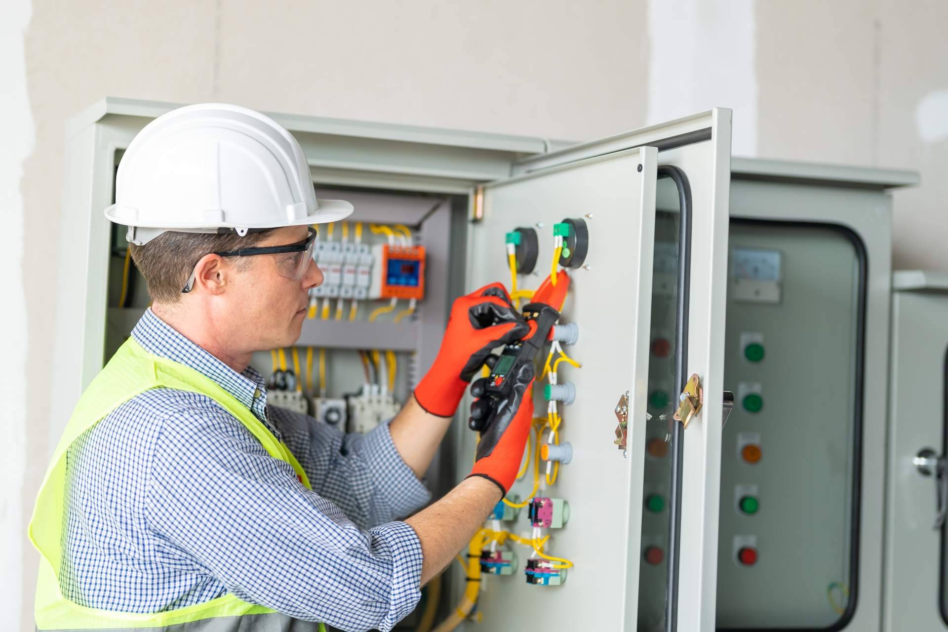 Reparaciones González y su servicio de electricistas Alhaurín de la Torre y Alhaurín el Grande 24h