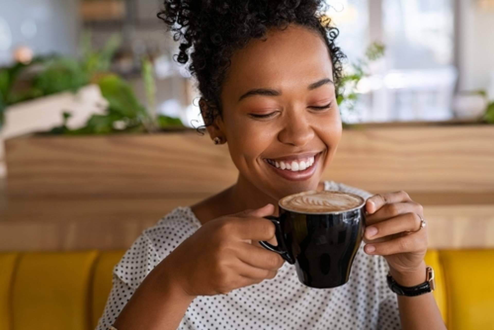Café de especialidad para oficinas con tueste local y trazabilidad grano a taza
