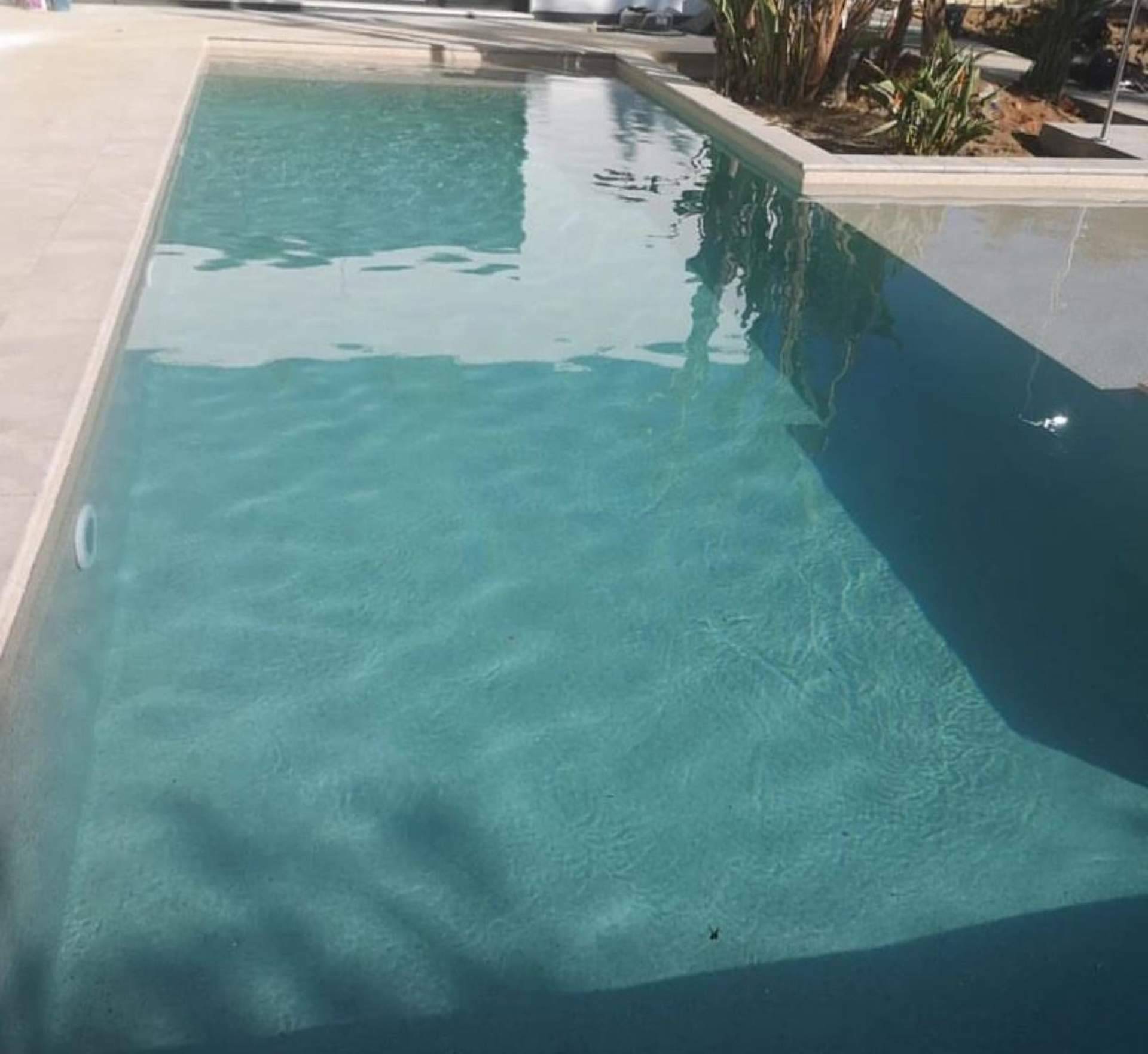 Construcción de piscinas y diseño exterior; Piscinas Castellón marca tendencia nacional