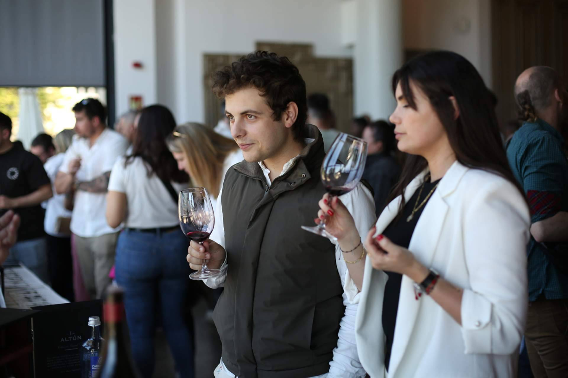 Difersa & Primavinia congrega a mas de 1000 profesionales del canal HORECA en INVINO 2025