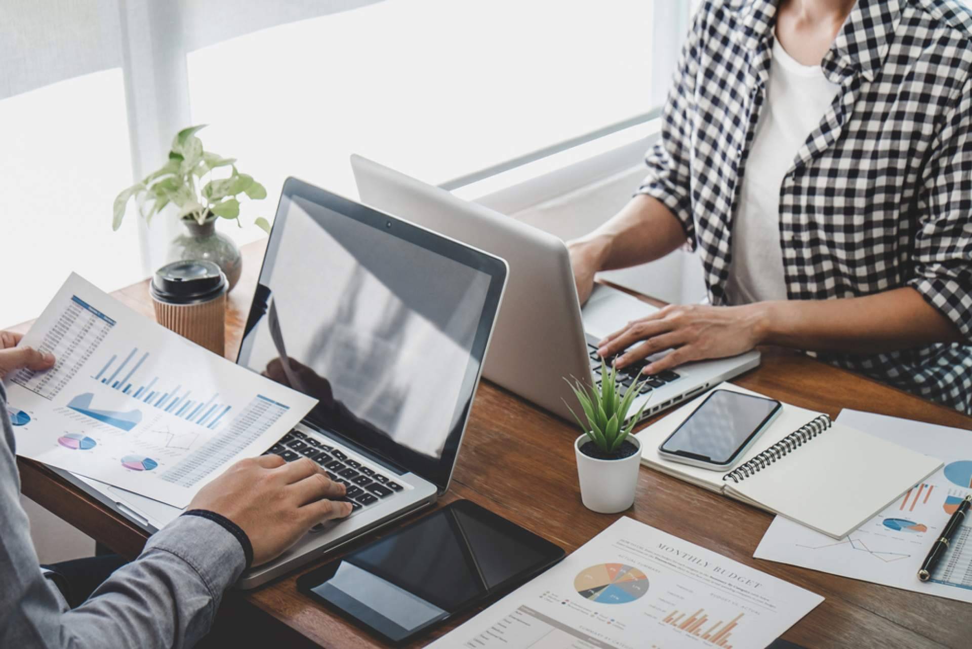 Contenido que convierte; la propuesta de Llámalo Equix para marcas que buscan continuidad