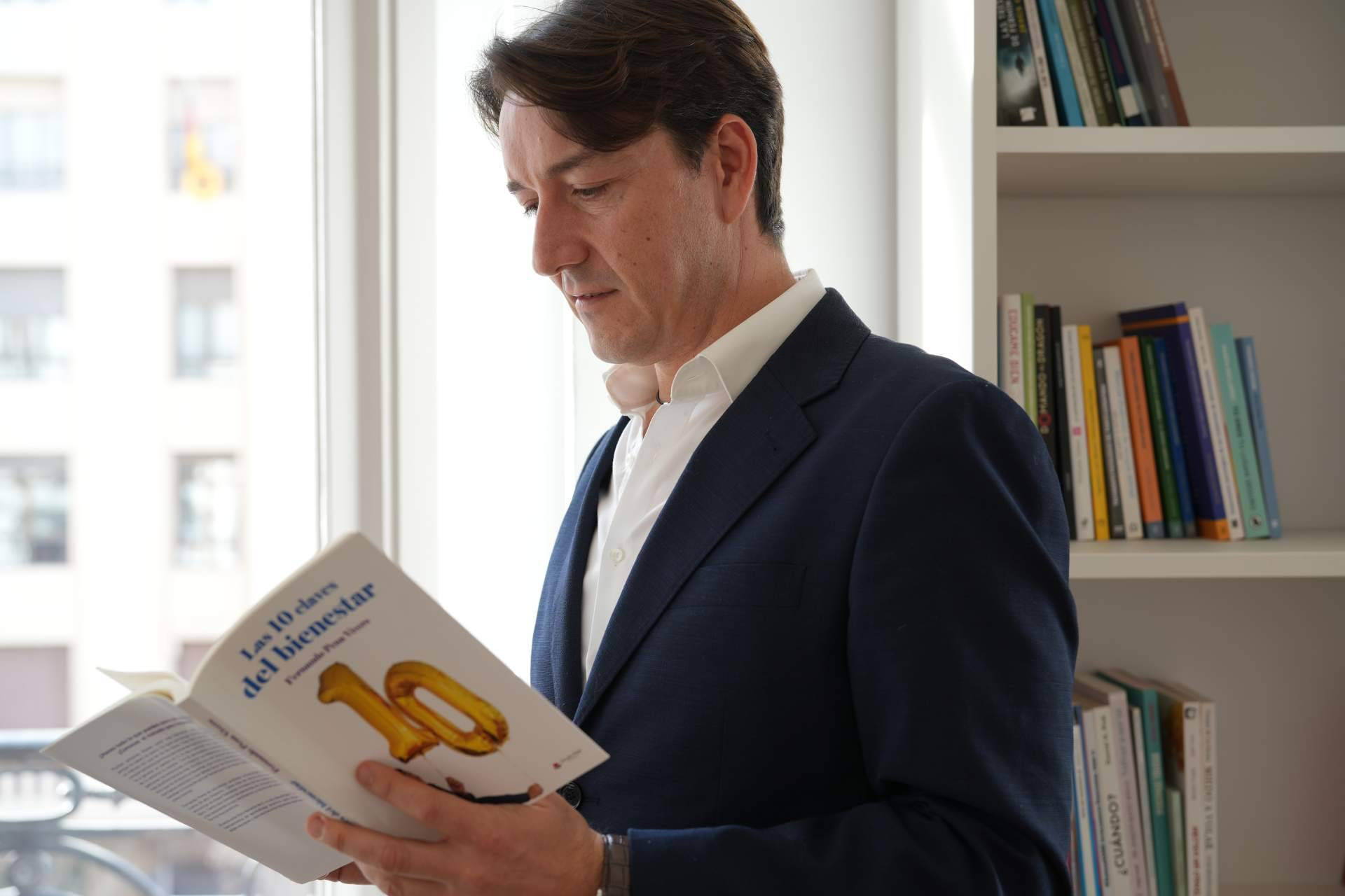 Fernando Pena presenta su último libro sobre bienestar psicológico en una conferencia abierta al público