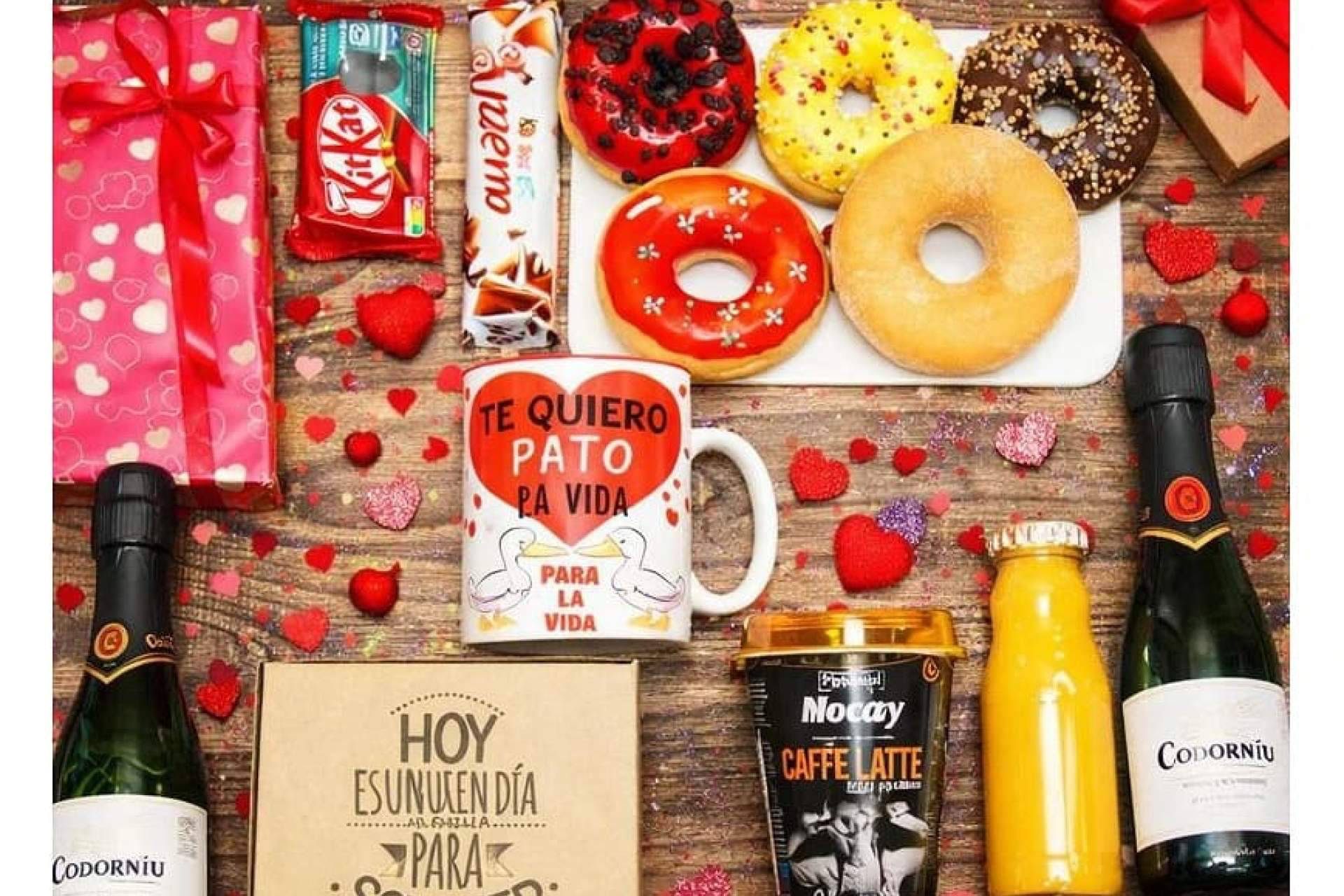 Regalar un desayuno para San Valentin es una forma de decir 'te quiero'
