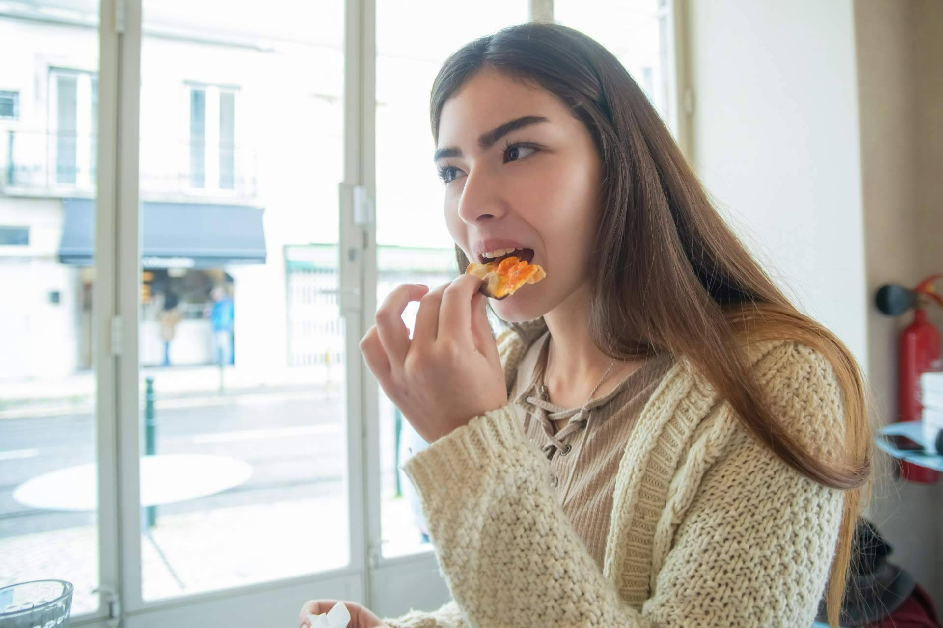 Por qué en primavera aumenta la ansiedad por comer (No es falta de control)