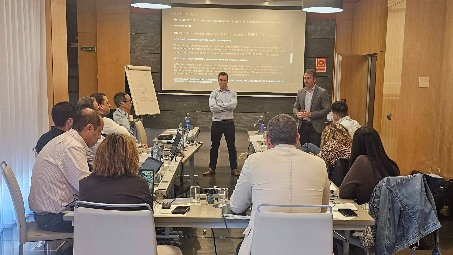 Alfonso Bastida y Christian Helmut abren una vía de especialización en ventas de alto valor para empresas y emprendedores