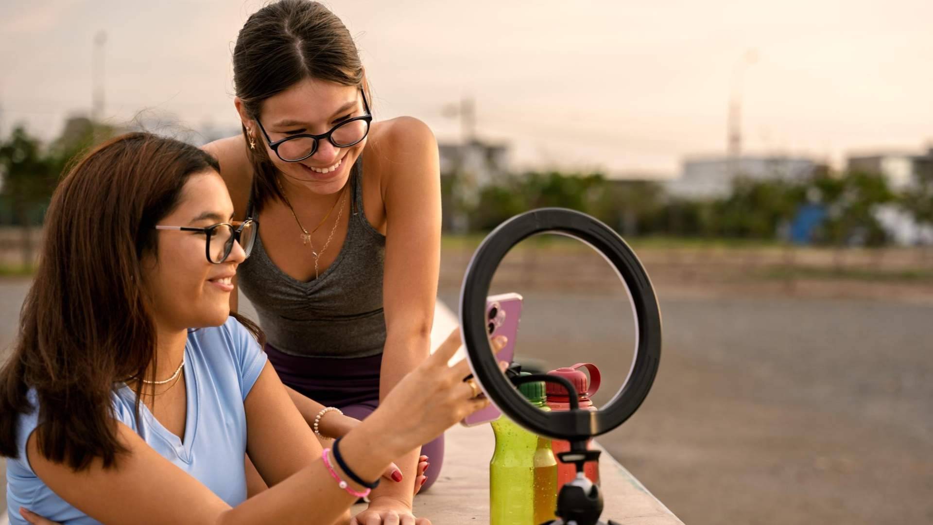 Dejar el colegio tradicional; la tendencia que crece entre jóvenes talentos