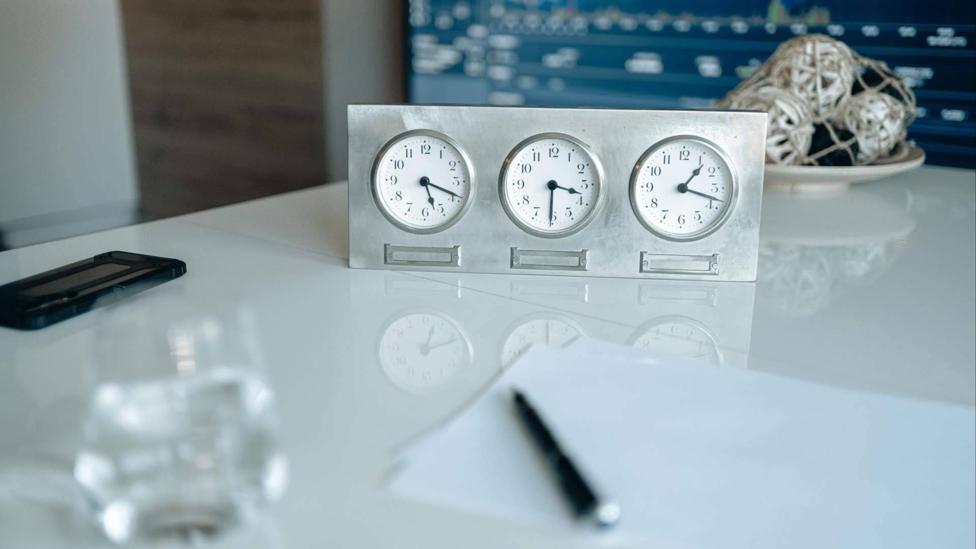El control horario con coste previsible gana peso entre pymes, bares y restaurantes
