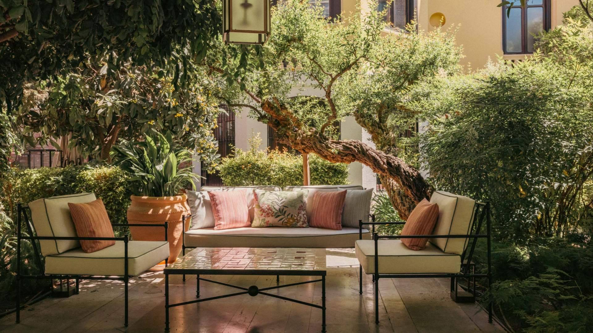 Hospes Palacio de los Patos impulsa su renovado Jardín Gastronómico como nuevo refugio lifestyle en el corazón de Granada
