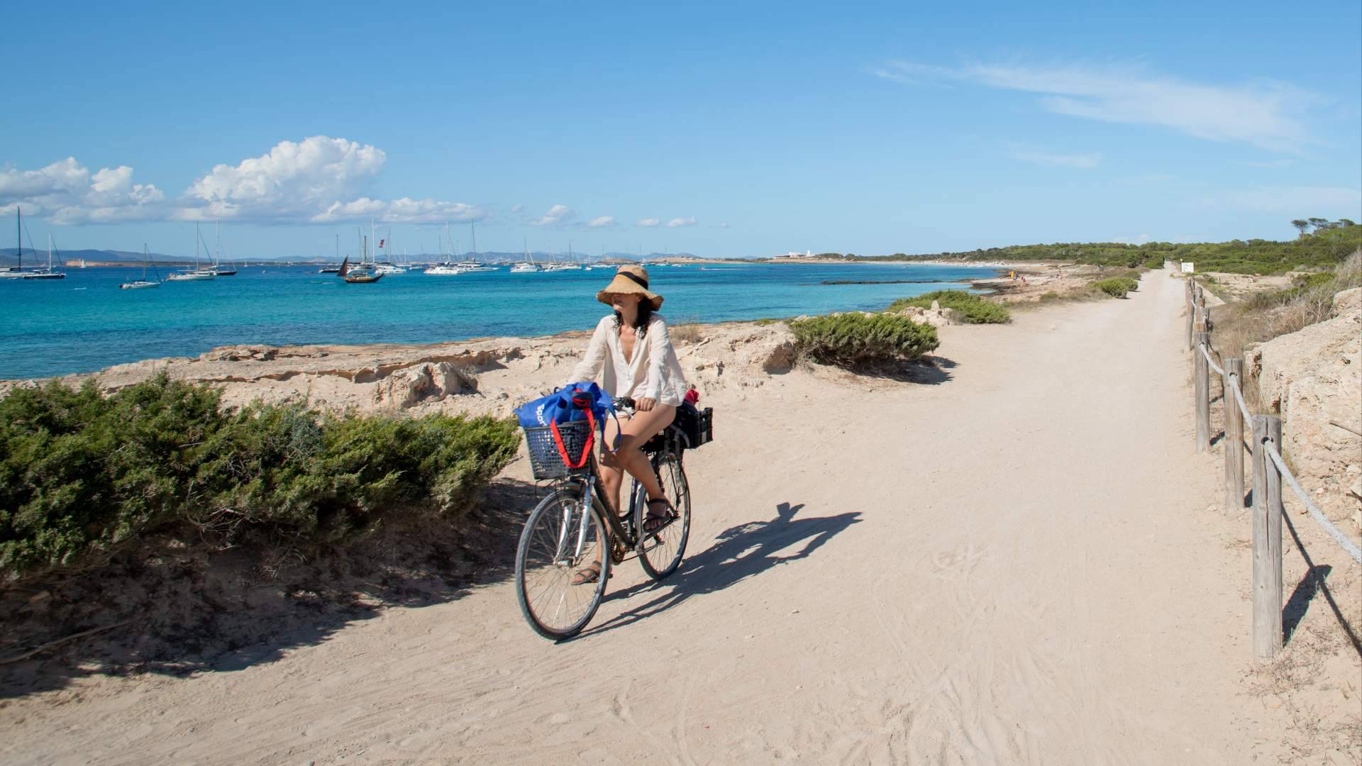 Del Mediterráneo al Atlántico, los mejores enclaves para estrenar el año en el mar
