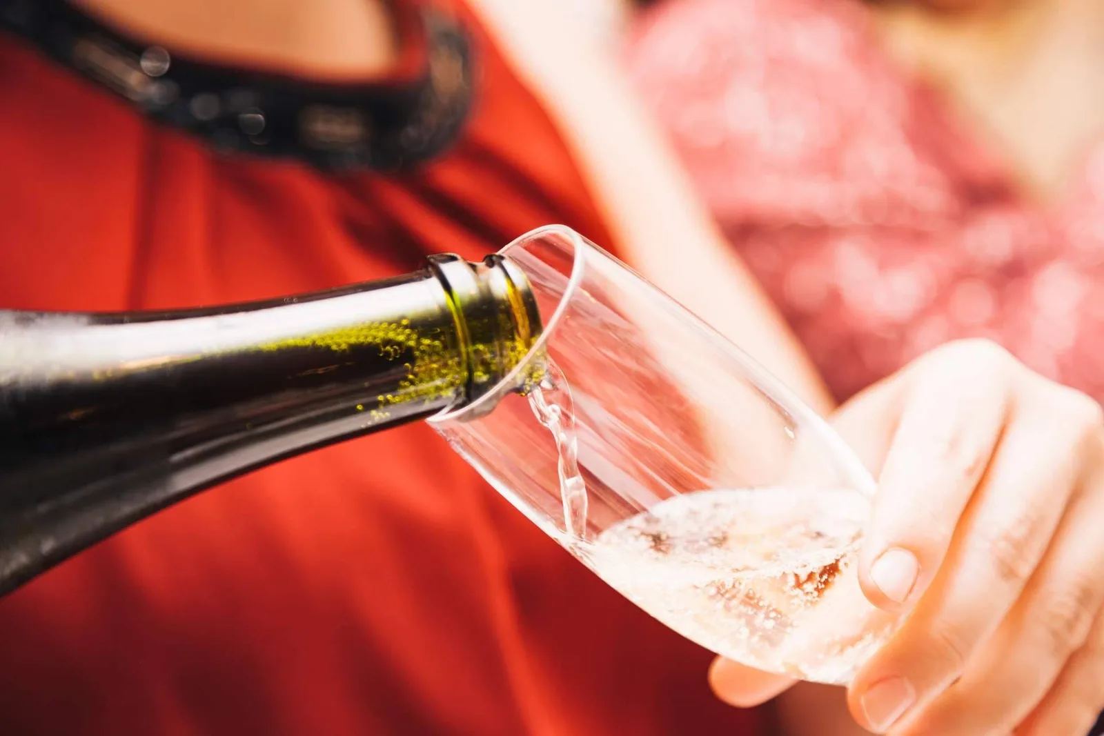 Qué vino regalar para quedar bien, cinco propuestas gourmet para sorprender este verano